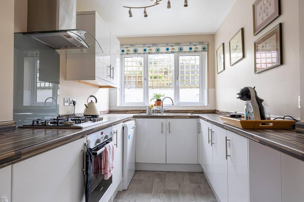 Pure B - Welcoming Bath City 3 Bed House Free Parking & Wifi المظهر الخارجي الصورة
