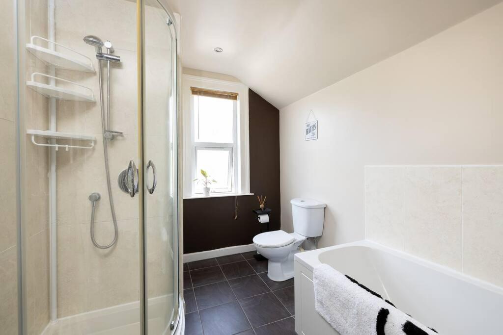 Pure B - Welcoming Bath City 3 Bed House Free Parking & Wifi المظهر الخارجي الصورة