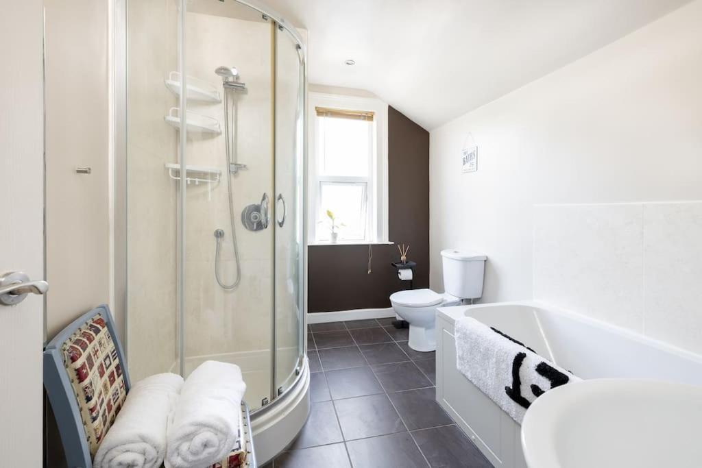 Pure B - Welcoming Bath City 3 Bed House Free Parking & Wifi المظهر الخارجي الصورة